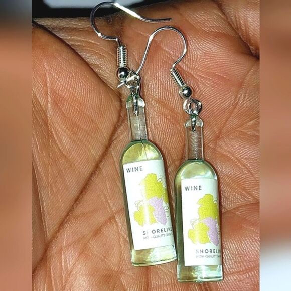 Super cute retro boozy resin earring - Picture 4 of 4